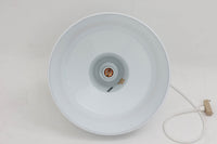 「The work shop lamp」です。Louis Poulsen社の定番ランプ。復刻品はアルミ製ですが、こちらはビンテージ品ならではの琺瑯&エナメルモデル。艶感が魅力的です。