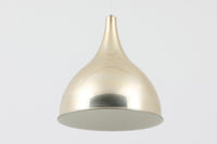 デンマークから買い付けました。1977年のFog & morup社のカタログにも掲載されている「Silhuet」です。真鍮塗装を施された有機的な形状のアルミニウムシェードが特徴です。