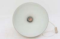 デンマークから買い付けました。1977年のFog & morup社のカタログにも掲載されている「Silhuet」です。真鍮塗装を施された有機的な形状のアルミニウムシェードが特徴です。