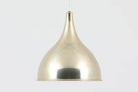 デンマークから買い付けました。1977年のFog & morup社のカタログにも掲載されている「Silhuet」です。真鍮塗装を施された有機的な形状のアルミニウムシェードが特徴です。