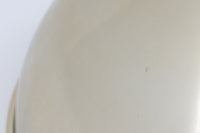 デンマークから買い付けました。1977年のFog & morup社のカタログにも掲載されている「Silhuet」です。真鍮塗装を施された有機的な形状のアルミニウムシェードが特徴です。