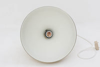 デンマークから買い付けました。1977年のFog & morup社のカタログにも掲載されている「Silhuet」です。真鍮塗装を施された有機的な形状のアルミニウムシェードが特徴です。