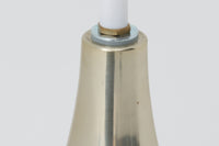 デンマークから買い付けました。1977年のFog & morup社のカタログにも掲載されている「Silhuet」です。真鍮塗装を施された有機的な形状のアルミニウムシェードが特徴です。