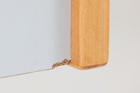 北欧より買い付けたGETAmA社製デイベッドです。 学生寮の為にデザインされた物で、無駄な装飾を省いたフレキシブルなソファです。 名前の通り、背もたれを上げるとベッドになります。 GETAmA社は元々ベッドメーカーの為、寝心地も良好です。