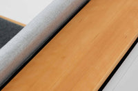 北欧より買い付けたGETAmA社製デイベッドです。 学生寮の為にデザインされた物で、無駄な装飾を省いたフレキシブルなソファです。 名前の通り、背もたれを上げるとベッドになります。 GETAmA社は元々ベッドメーカーの為、寝心地も良好です。