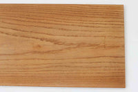 Hundevad & Co社製の造りが良いブックシェルフです。良質なオーク材が使用されています。大型で様々な本が収納可能です。Poul Hundevadならではの棚板前面のスリットとタボが見えない設計により非常にすっきりとした印象に仕上がっています。