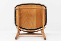 Borge mogensenによるモデル122チェアは、大きな背もたれが特徴的なデザインです。チーク材とオーク材の組み合わせが美しい作品です。