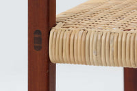 北欧より買い付けた「Bm61」です。このチェアは、脚先がつながったデザインとなっており、フローリングはもちろん、畳にダメージを与えにくいため、畳の部屋でもご使用いただけます。そのため、日本の家庭でも使い易いチェアです。軽量ながらも強度があり、背もたれがくの字になっており、ラタンの柔軟な強度も相まって座り心地も良好です。ラタンはデンマーク国内の家具張り替え専門店「Bruun Olsen Flet」で一度張り替えられており、前オーナーが長く丁寧に使用していたことがうかがえます。日本に入荷した際にはラタンが弱っていたため、日本の北欧家具椅子張り専門の職人によって再度張替を行いましたので、今後も長くご使用いただけます。このチェアは2020年にFredericiaよりオーク材のモデルが復刻されましたが、マホガニー材のものはビンテージ品でのみ入手可能です。