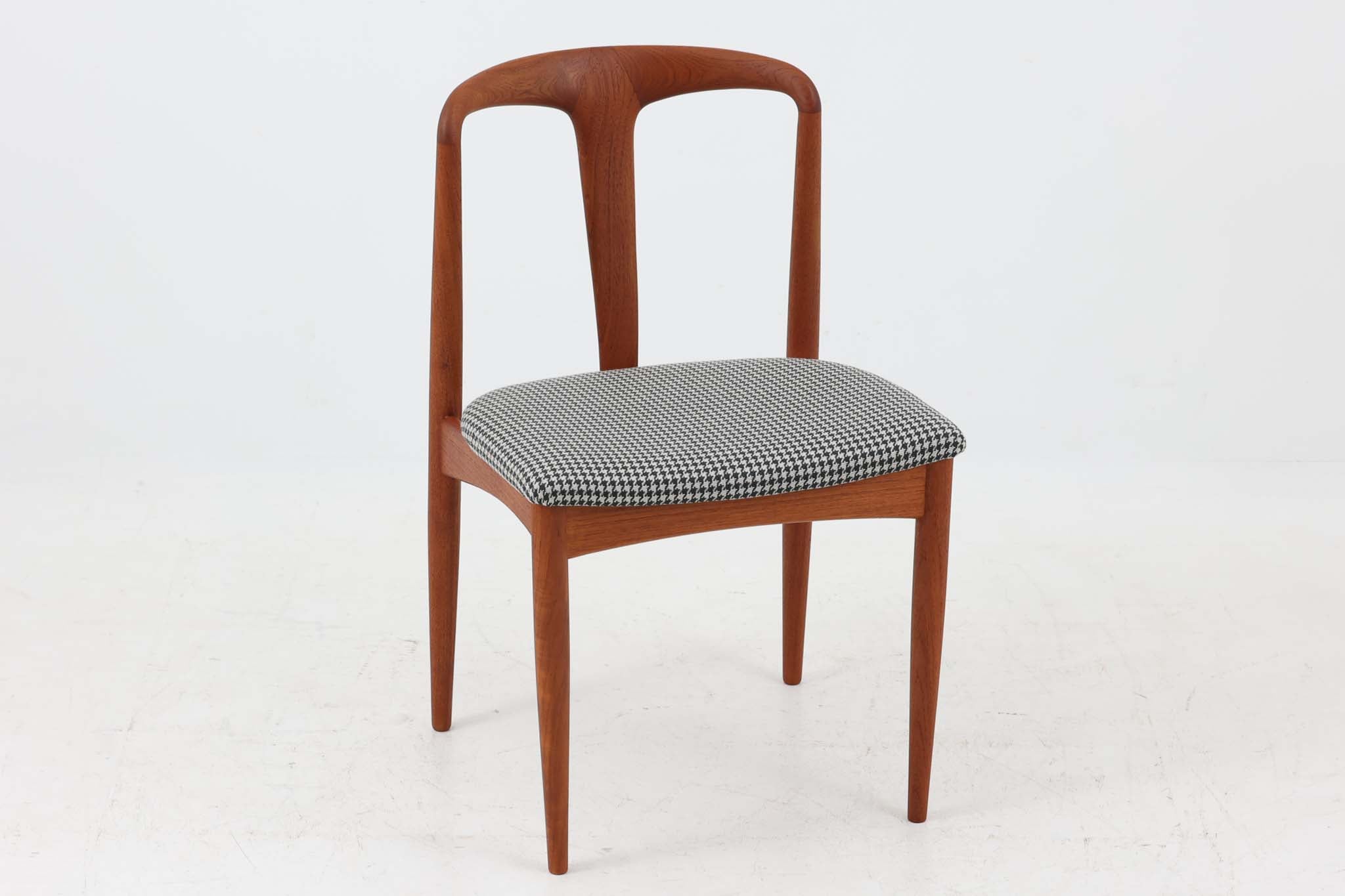 Johannes Andersen(ヨハネス・アンダーセン) チェア Julian chair