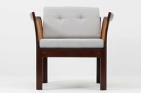 北欧より買い付けました。Illum WikkelsoによってデザインされたPlexus Chairです。マホガニー材とラタンの組み合わせが上品で美しく、日本のお部屋にも良く合う落ち着いた色味です。