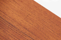 北欧より買い付けた「Peter Hvidt & Orla molgaard」によってデザインされたブックシェルフです。良質なチーク無垢材が贅沢に使用されており、縁のフィンガージョイントが特徴的なデザインです。一番最後の写真はイメージ写真となります。