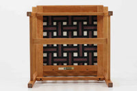 日本でも人気が高いボーエ・モーエンセンによる、チェア "model 2257"です。シンプルなデザインと強度と快適性を両立させた、軽量な四角形のフレームが特徴的です。良質なオーク材が使用されています。