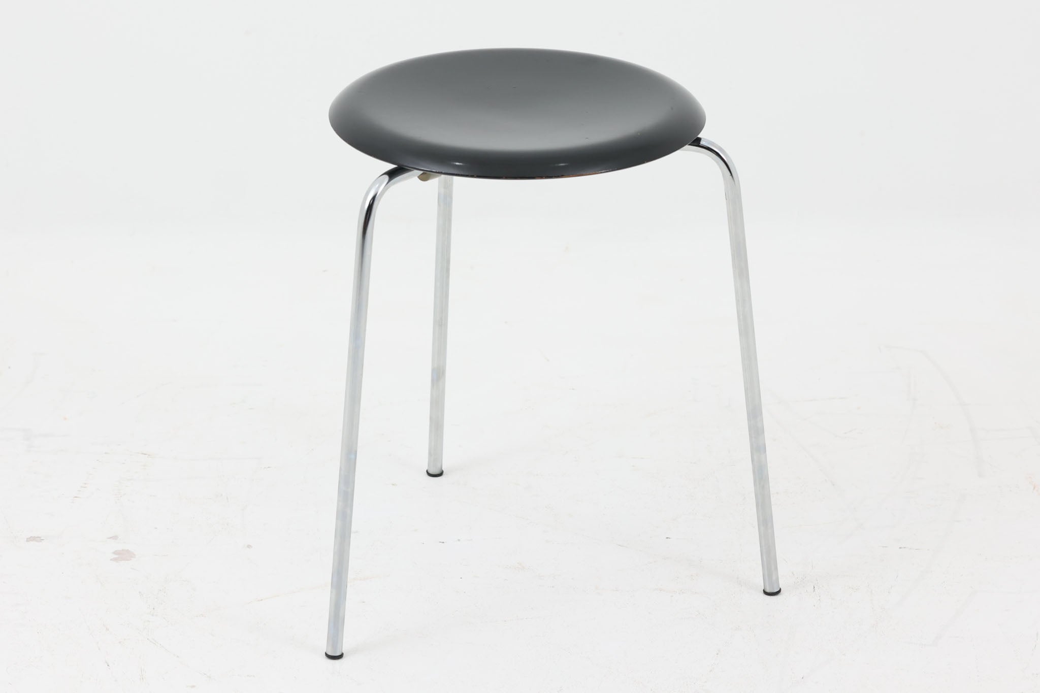 ドットスツール 3本脚 Fritz Hansen(フリッツ ハンセン)社 北欧家具 
