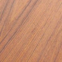 Henning Kjaernulf(ヘニング・ケアヌルフ)によってデザインされ、Vejle Stole og Mobelfabrik社が製造したデンマーク製のエクステンションダイニングテーブル。温もりあるチーク材と美しく面取りされたエッジラインが特徴です。両端のリーフを引き出すだけで最大239cmまで拡張でき、日常使いから来客時まで柔軟に対応。脚部はすっきりとした削り出しのディテールが施され、軽やかさと安定感を両立しています。素材の上質さと機能美を兼ね備えた、北欧ビンテージ家具の魅力あふれる一台です。