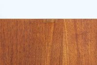 Borge mogensenデザインによるチェストドレッサーです。チーク材とオーク材の組み合わせが美しく、多機能で使い勝手の良い作品です。