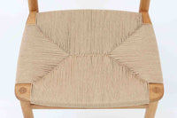 「Borge mogensen」デザインのOresundシリーズのチェアです。J39より一回り大きいサイズで、座面と脚の見せるジョイントが特徴的なデザインとなっております。モーエンセンの家具を多く作成していた「Karl Andersson」社の熟練の職人によって作成されており、確かな造りを感じさせてくれます。流通量が少なく希少なチェアです。