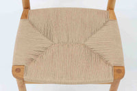 「Borge mogensen」デザインのOresundシリーズのチェアです。J39より一回り大きいサイズで、座面と脚の見せるジョイントが特徴的なデザインとなっております。モーエンセンの家具を多く作成していた「Karl Andersson」社の熟練の職人によって作成されており、確かな造りを感じさせてくれます。流通量が少なく希少なチェアです。