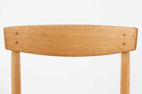 「Borge mogensen」デザインのOresundシリーズのチェアです。J39より一回り大きいサイズで、座面と脚の見せるジョイントが特徴的なデザインとなっております。モーエンセンの家具を多く作成していた「Karl Andersson」社の熟練の職人によって作成されており、確かな造りを感じさせてくれます。流通量が少なく希少なチェアです。