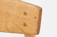 「Borge mogensen」デザインのOresundシリーズのチェアです。J39より一回り大きいサイズで、座面と脚の見せるジョイントが特徴的なデザインとなっております。モーエンセンの家具を多く作成していた「Karl Andersson」社の熟練の職人によって作成されており、確かな造りを感じさせてくれます。流通量が少なく希少なチェアです。