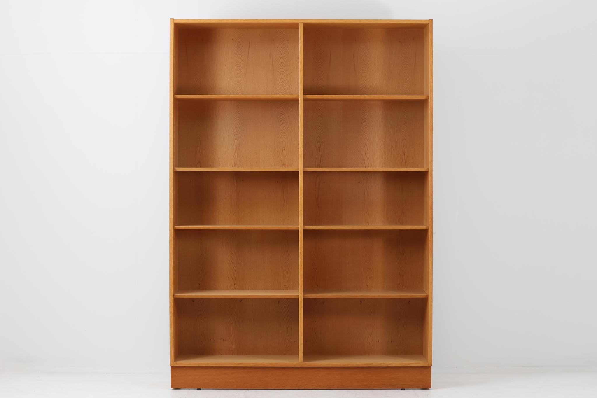 Poul Hundevad(ポール・ハンデバッド) 大型ブックシェルフ オーク材