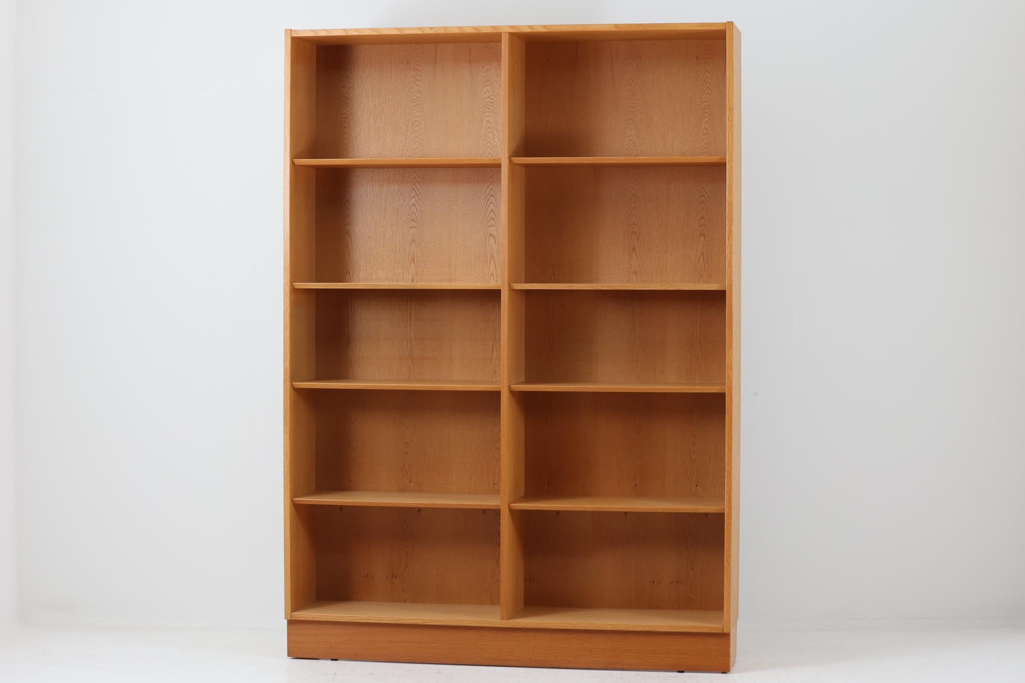 【希少】デンマーク製 大型ブックシェルフ 本棚 Hundevad & Co社製 希少】デンマーク製 大型ブックシェルフ 本棚 Hundevad & Co社製