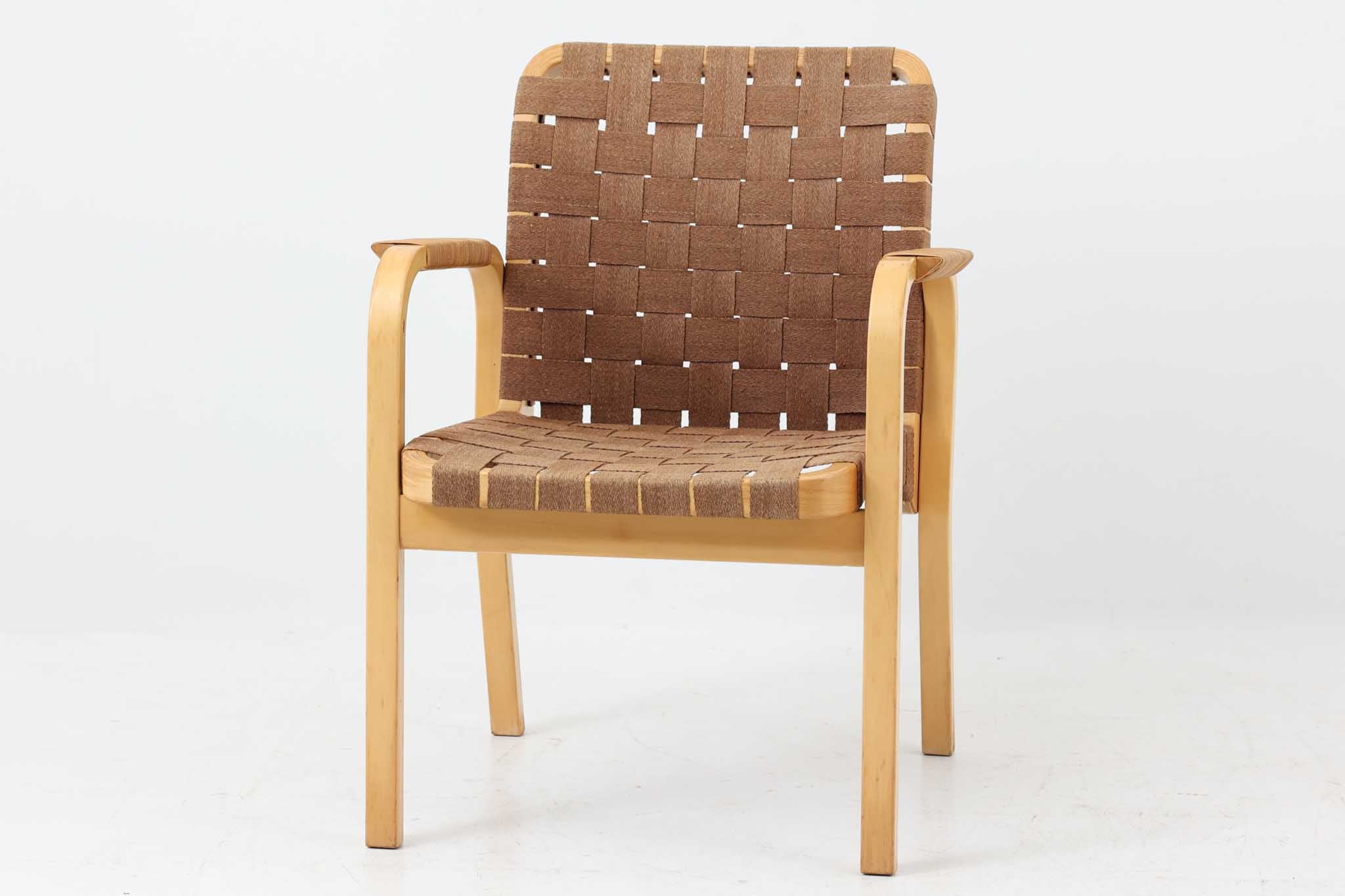 KOSKETUS : Humaani kauneus アアルト 182: ALVAR AALTO, Cantilevered armchair, model 36/401
