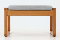 デンマークより買い付けました。Borge mogensen(ボーエ・モーエンセン)デザインのmodel2248オットマンです。本体のフレームには高品質なオーク材が使用されており、経年変化により深みのある色合いに変化し、その美しい風合いが魅力的です。