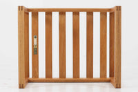 デンマークより買い付けました。Borge mogensen(ボーエ・モーエンセン)デザインのmodel2248オットマンです。本体のフレームには高品質なオーク材が使用されており、経年変化により深みのある色合いに変化し、その美しい風合いが魅力的です。