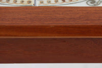 北欧より買い付けたサイドテーブルです。タイルがデザインポイントになっており、熱いコップなどをそのまま置く事が出来ます。本体には良質なチーク材が使用されています。