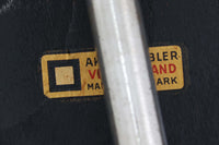 デンマークより買い付けたハイスツールです。黒い座面とスチールフレームの組み合わせにより、しっかりとした強度を持っています。