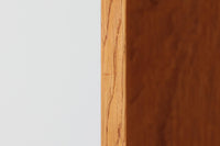北欧より買い付けたHans J. Wegnerデザインのブックシェルフです。 彼のキャビネット類を数多く手がけたRY mobler社製の本棚です。本体はオーク材が使用されています。 シンプルなデザインながらも要所要所にウェグナーらしいデザインが施してあり、実用性にも優れている逸品です。こちらは全ての棚板の高さ調整が出来る珍しいモデルです。