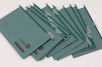 ビンテージ北欧家具の名門、デンマークのSoborg mobler社が手掛けたキャビネットです。デザイナーはChristian Hvidt(クリスチャン・ヴィッツ)。上質なマホガニー無垢材を贅沢に使用し、美しい木目と落ち着いた色合いが特徴的です。扉の意匠は4枚のパネルで構成され、シンプルながらも端正な印象を与えます。内部は左側に棚板、右側にファイルドロワーを配置した実用的な収納設計。特にフレームには指物(さしもの)による堅牢な組み方が施されており、デンマークの確かな家具製作技術を感じられます。脚付きのスタイルは床との間に適度な空間を作り出し、重厚な本体でありながら軽やかな印象を演出しています。リビングやダイニングルームでの使用に最適な、機能性とデザイン性を兼ね備えた逸品です。