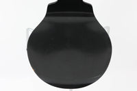 こちらは、デンマークの名門家具メーカーFritz Hansen(フリッツ・ハンセン)が生産した、デザイナーArne Jacobsen(アルネ・ヤコブセン)の作品「アントチェア」です。3本脚のデザインは、ヤコブセンの持つ独特のデザイン哲学を感じさせます。