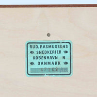 北欧より買い付けた「Mogens Koch」によってデザインされたブックシェルフです。キャビネットやシェルフを組み合わせて使用するためにデザインされた物で、デンマーク家具最高峰のユニットシェルフと言われています。良質なマホガニー無垢材が使用されています。