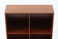 北欧より買い付けた「mogens Koch」によってデザインされたブックシェルフです。キャビネットやシェルフを組み合わせて使用するためにデザインされた物で、デンマーク家具最高峰のユニットシェルフと言われています。良質なマホガニー無垢材が使用されています。