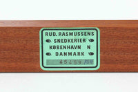 北欧より買い付けた「mogens Koch」によってデザインされたブックシェルフです。キャビネットやシェルフを組み合わせて使用するためにデザインされた物で、デンマーク家具最高峰のユニットシェルフと言われています。良質なマホガニー無垢材が使用されています。