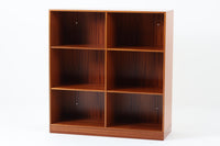 北欧より買い付けた「mogens Koch」によってデザインされたブックシェルフです。キャビネットやシェルフを組み合わせて使用するためにデザインされた物で、デンマーク家具最高峰のユニットシェルフと言われています。良質なマホガニー無垢材が使用されています。
