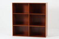 北欧より買い付けた「mogens Koch」によってデザインされたブックシェルフです。キャビネットやシェルフを組み合わせて使用するためにデザインされた物で、デンマーク家具最高峰のユニットシェルフと言われています。良質なマホガニー無垢材が使用されています。
