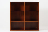 北欧より買い付けた「mogens Koch」によってデザインされたブックシェルフです。キャビネットやシェルフを組み合わせて使用するためにデザインされた物で、デンマーク家具最高峰のユニットシェルフと言われています。良質なマホガニー無垢材が使用されています。