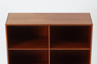 北欧より買い付けた「mogens Koch」によってデザインされたブックシェルフです。キャビネットやシェルフを組み合わせて使用するためにデザインされた物で、デンマーク家具最高峰のユニットシェルフと言われています。良質なマホガニー無垢材が使用されています。