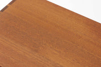 北欧より買い付けた「mogens Koch」によってデザインされたブックシェルフです。キャビネットやシェルフを組み合わせて使用するためにデザインされた物で、デンマーク家具最高峰のユニットシェルフと言われています。良質なマホガニー無垢材が使用されています。