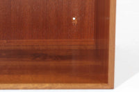 北欧より買い付けた「mogens Koch」によってデザインされたブックシェルフです。キャビネットやシェルフを組み合わせて使用するためにデザインされた物で、デンマーク家具最高峰のユニットシェルフと言われています。良質なマホガニー無垢材が使用されています。