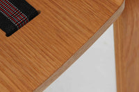 Hans J. Wegner(ハンス・J・ウェグナー)がGetama(ゲタマ)社のために1960年代にデザインしたGE501モデルのシングルソファ。当時としては珍しく、フレームにプライウッドが使用されています。素材には堅牢で美しい木目のオーク材を使用し、特徴的なアームの加工や緩やかなフレームラインなど、ウェグナーならではのディテールが際立ちます。張地は鮮やかな赤いファブリックに張替え済みで、空間に華やかさを添えつつ、ビンテージならではの存在感と温もりが感じられる一脚です。