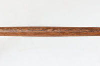 こちらは、1956年にデザインされたJ39チェアです。そのシンプルで頑丈なデザインは広く知られ、「The People's Chair(人々の椅子)」としても愛されています。現在はFredericia社から販売されていますが、こちらは初期のFDB mobler社製の貴重なモデルです。クリーニングのみ行った状態で、経年により色味が深みを増したオーク材のフレームが魅力的です。ビンテージ感をお楽しみいただける状態でお手頃価格でご提供しています。