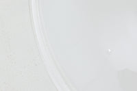 北欧より買い付けた、ホルムガード社製(現Royal Copenhagen)ビンテージランプです。ガラス製のペンダントライト「Etude Pendel」。パールホワイトのガラスとクリアエッジの組み合わせにより、灯りを点けると柔らかく温かみのある光が広がり、空間にやさしい印象をもたらします。シェード外周に細かい擦れや製造時の練りムラなど見られますが、全体としてはビンテージ品として良好なコンディションです。ソケット内部には「ROYAL COPENHAGEN TYPE: ETUDE PENDEL」の表記あり。北欧モダンを象徴する美しい照明です。