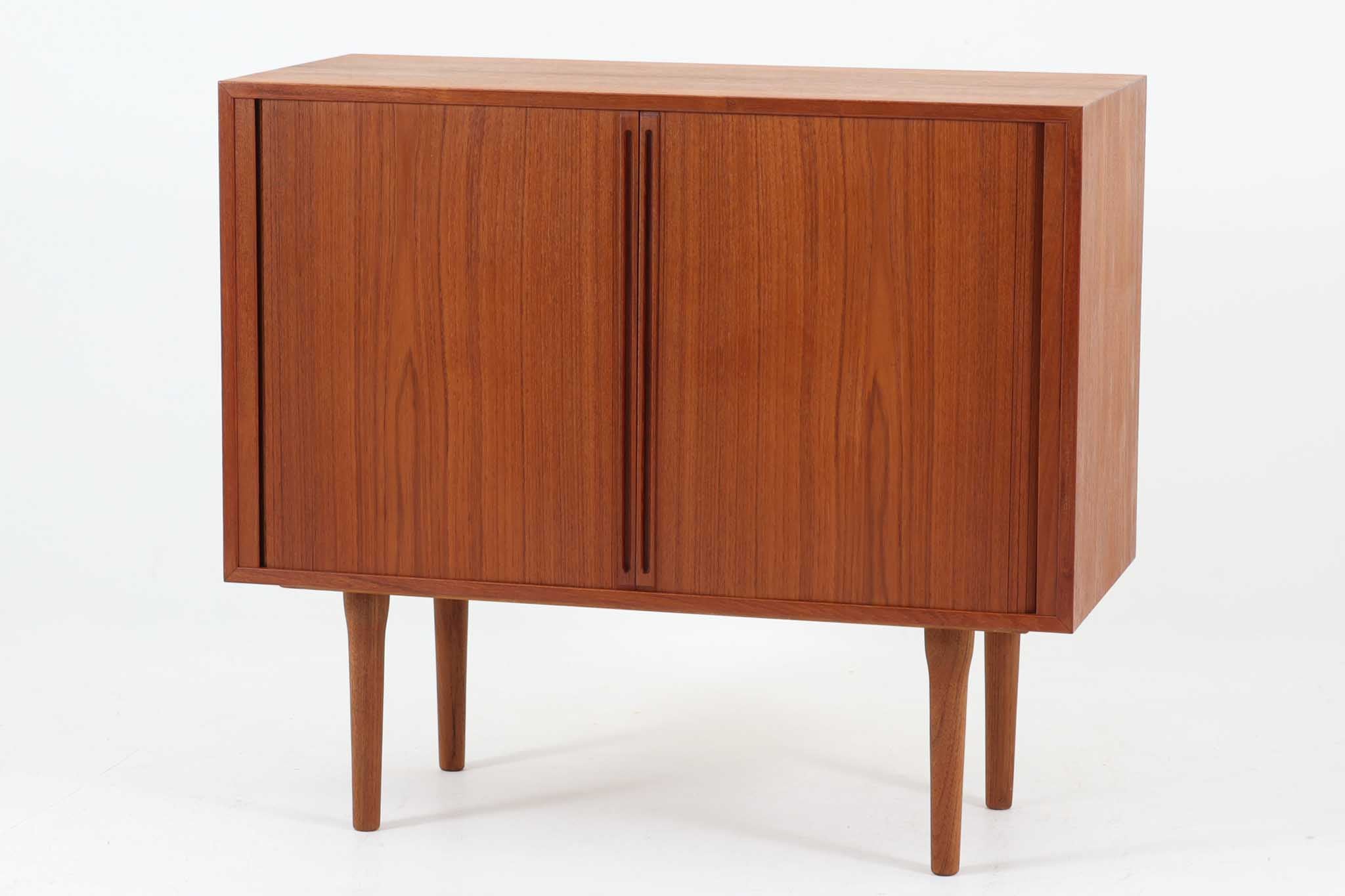 DK18201_1.jpg?v=1752040025