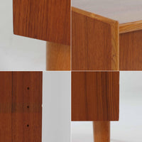 チーク材とオーク材を組み合わせたスウェーデン製のビンテージオープンシェルフは、上段に3段のオープン棚、下段に引き戸式の収納を備えた実用的な構成が特徴で、ディスプレイと収納を兼ね備えた一台として、リビングや書斎などさまざまな空間で活躍します。