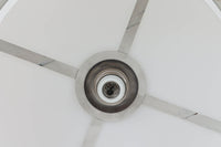 デンマークを代表する照明ブランドFog & morup(フォグ&モーラップ)社によるペンダントライト「Saturn」。デザインは同社のチーフデザイナーとして数多くの名作を生み出したJo Hammerborg(ヨー・ハーマボー)によるもの。名前の通り土星をイメージさせる円盤状のシルエットが特徴で、銅色のボディにマットブラックのバンドがアクセントとなっています。点灯時にはアクリル製のディフューザーを通して柔らかな光が広がり、上部から漏れる光が本体に陰影を与える美しい構造です。直径は34cmと空間を圧迫しないサイズ感で、ダイニングや書斎、ベッドサイドなど多用途にお使いいただけます。ボトムカバーのガラスは付属しておりませんのでご了承ください。ビンテージならではの小傷や使用感が見られますが、全体的に良好なコンディションで、モダンインテリアに映える存在感のある一灯です。