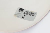 デンマークの老舗照明ブランドLYFA社による、Type 4784のビンテージペンダントライトです。丸みを帯びたチューブ状のトップから柔らかく広がるシェードへと続く滑らかなフォルムが特徴で、小ぶりながらも印象的な存在感を放ちます。直径14cmのコンパクトなサイズ感は、ダイニングやキッチンカウンター、玄関やトイレなどの小空間にも適しており、複数灯を並べても美しくまとまります。赤色の本体と、白く塗装された内側のコントラストが光を柔らかく反射させ、空間に温かみのある灯りをもたらします。シンプルでありながら北欧デザインらしい機能美が感じられる一品で、現行では手に入らない希少なビンテージアイテムとしておすすめです。