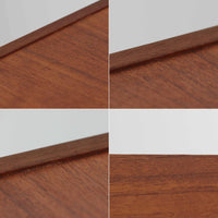 デンマーク製の収納キャビネットです。上段には観音開きの扉内に可動棚が設けられており、食器や書類をすっきりと整理できます。内部まで丁寧に仕上げられており、扉を開けてお気に入りの器やオブジェを飾る“見せる収納”としても楽しめます。扉には鍵が付属しており、大切なものを安全に保管することも可能です。下段には2杯の引き出しが備わり、小物類や日用品の収納にも便利。チーク材の豊かな木目と深みのある色合いが美しく、北欧家具らしい温もりを感じさせます。脚部のテーパー形状が全体を軽やかに見せ、シンプルながら上質な存在感を放つ一台です。